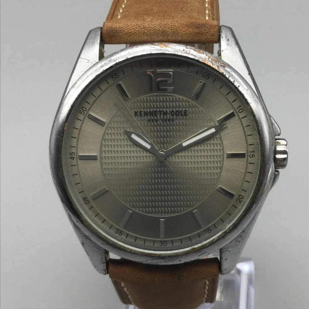 Kenneth Cole R10031374 Mens Watch 42mm Silver Tone Brown Leather New Battery
